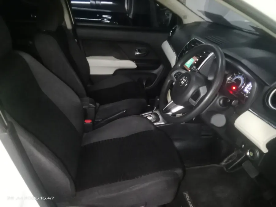Foto Mobil Bekas Kabin Depan Toyota Rush 1.5 G tahun 2018