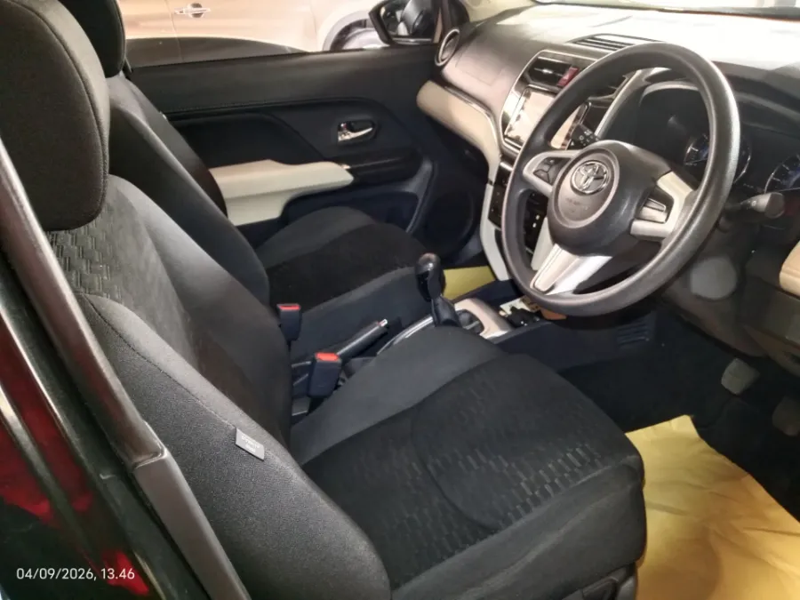 Foto Mobil Bekas Kabin Depan Toyota Rush 1.5 G tahun 2018