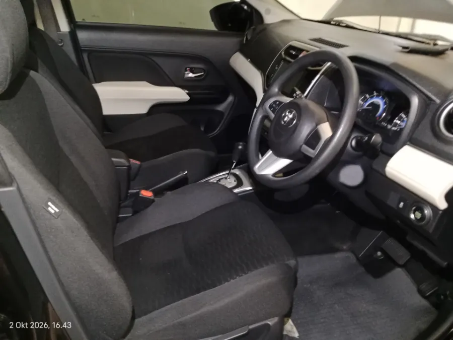 Foto Mobil Bekas Kabin Depan Toyota Rush 1.5 G tahun 2018