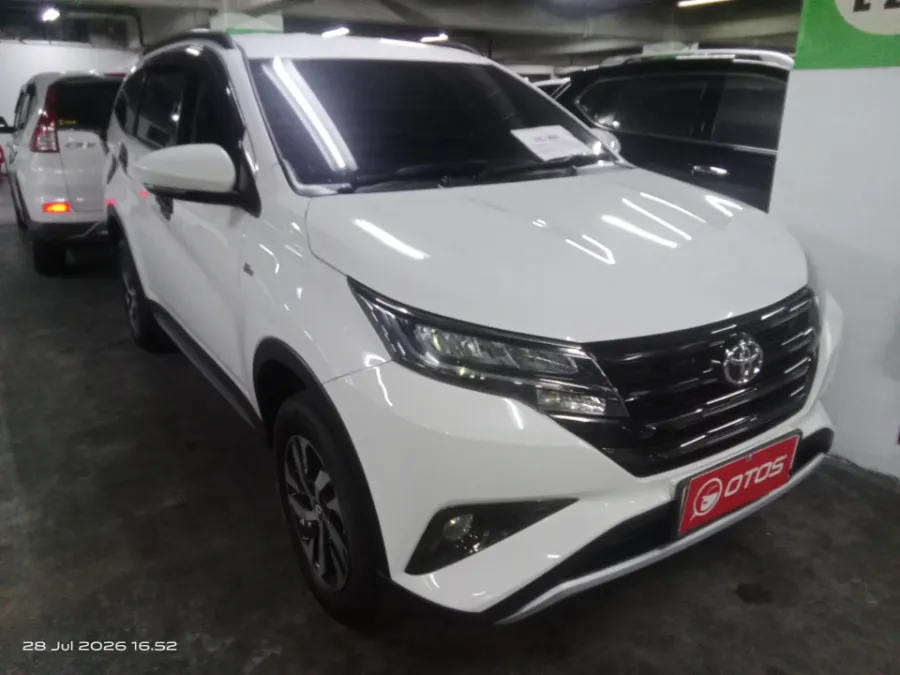 Foto Mobil Bekas Kanan Depan Toyota Rush 1.5 G tahun 2018