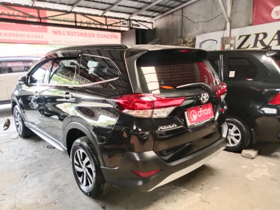 Foto Mobil Bekas Kiri Belakang Toyota Rush 1.5 G tahun 2018
