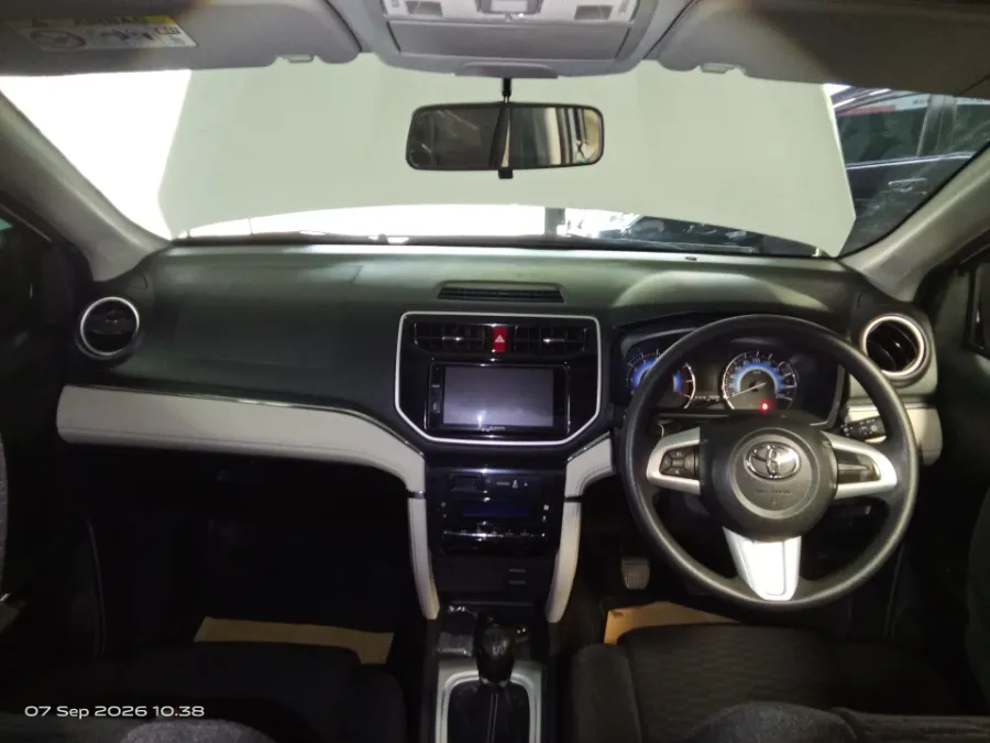 Foto Mobil Bekas Dashboard Toyota Rush 1.5 G tahun 2019