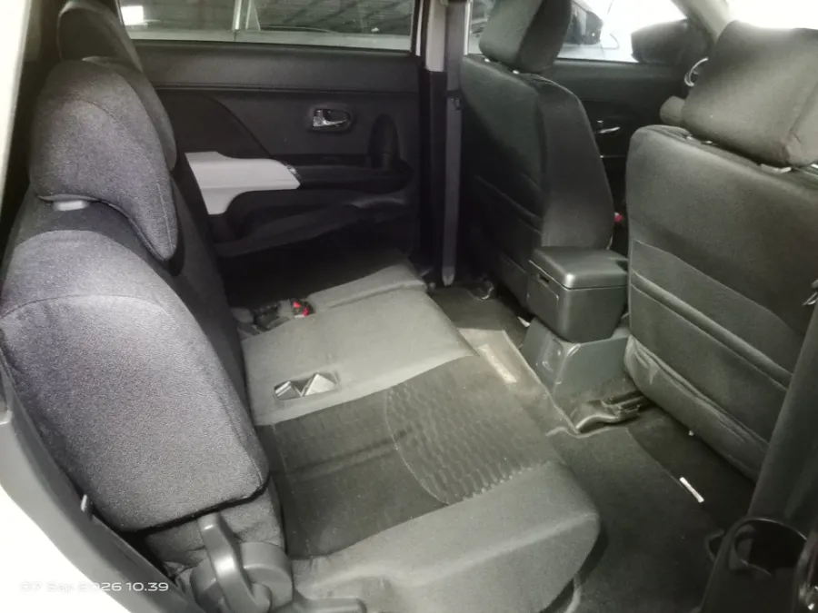 Foto Mobil Bekas Kabin Belakang Toyota Rush 1.5 G tahun 2019