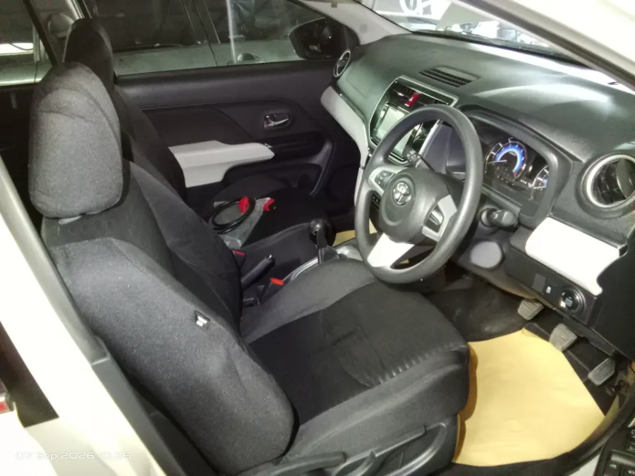 Foto Mobil Bekas Kabin Depan Toyota Rush 1.5 G tahun 2019