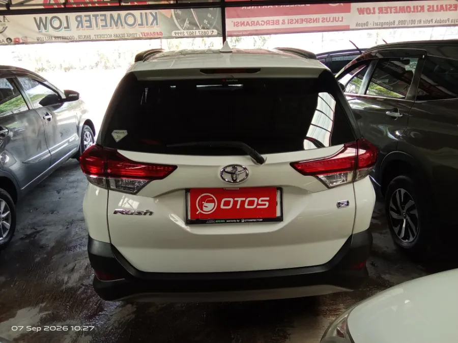 Foto Mobil Bekas Tampak Belakang Toyota Rush 1.5 G tahun 2019