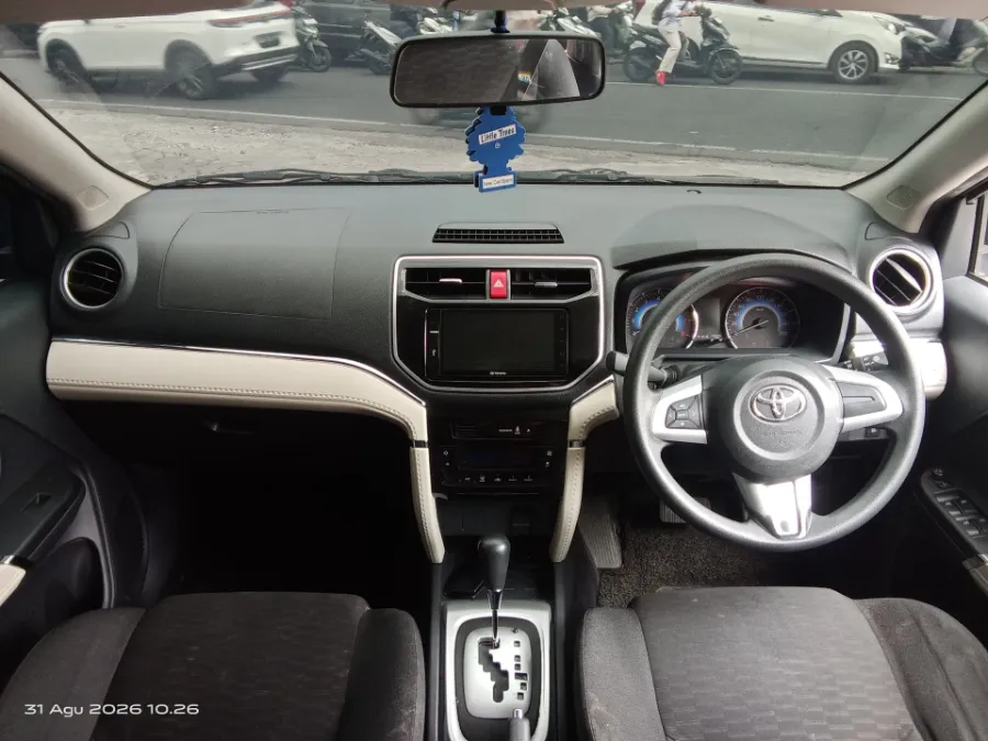 Foto Mobil Bekas Dashboard Toyota Rush 1.5 G tahun 2021