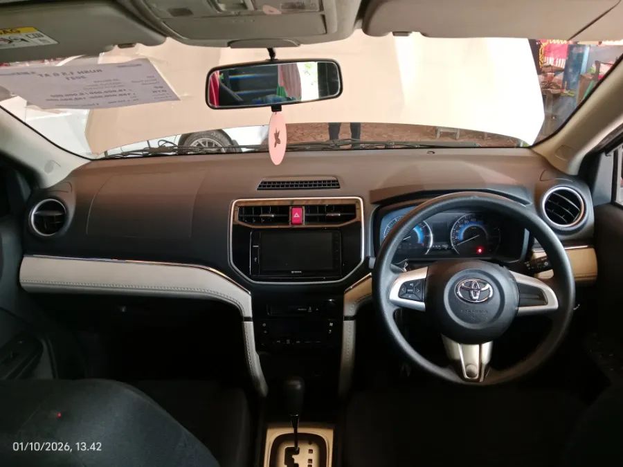 Foto Mobil Bekas Dashboard Toyota Rush 1.5 G tahun 2021