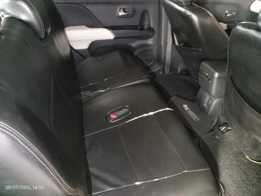 Foto Mobil Bekas Kabin Belakang Toyota Rush 1.5 G tahun 2021