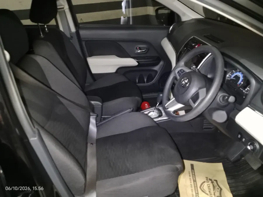 Foto Mobil Bekas Kabin Depan Toyota Rush 1.5 G tahun 2021