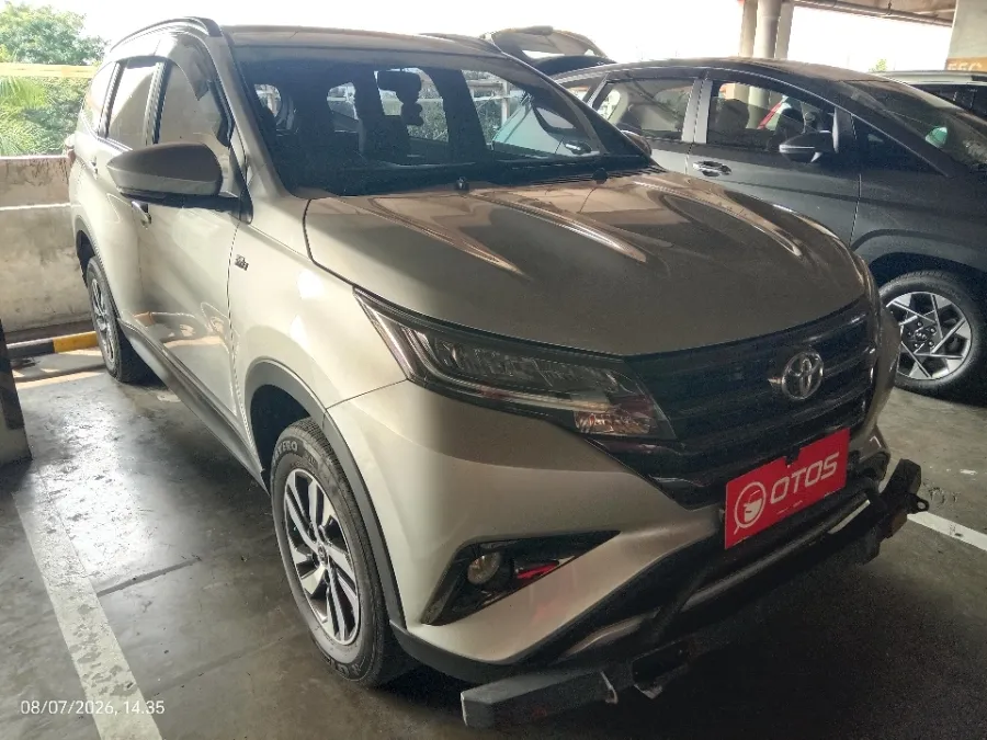Foto Mobil Bekas Kanan Depan Toyota Rush 1.5 G tahun 2021