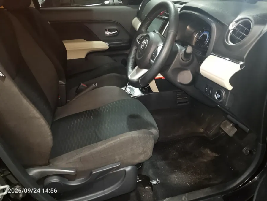 Foto Mobil Bekas Kabin Depan Toyota Rush 1.5 G tahun 2022