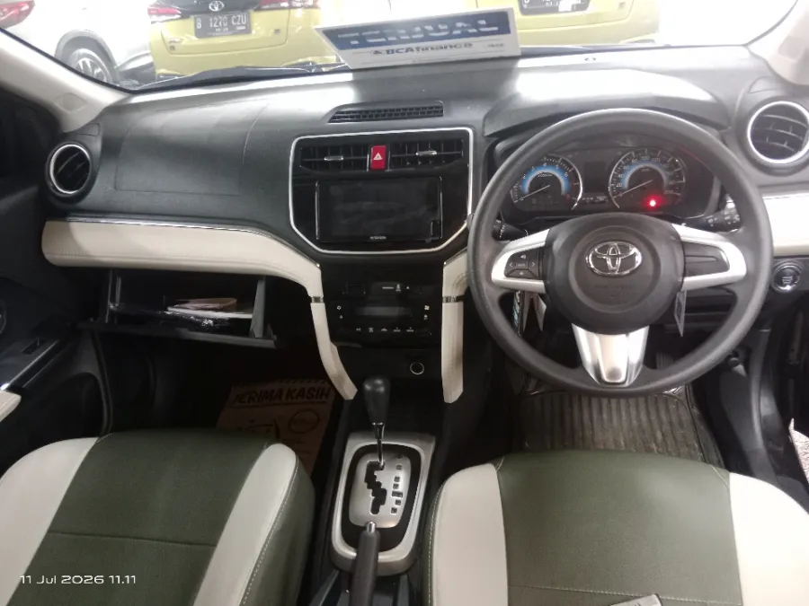 Foto Mobil Bekas Dashboard Toyota Rush 1.5 G tahun 2023