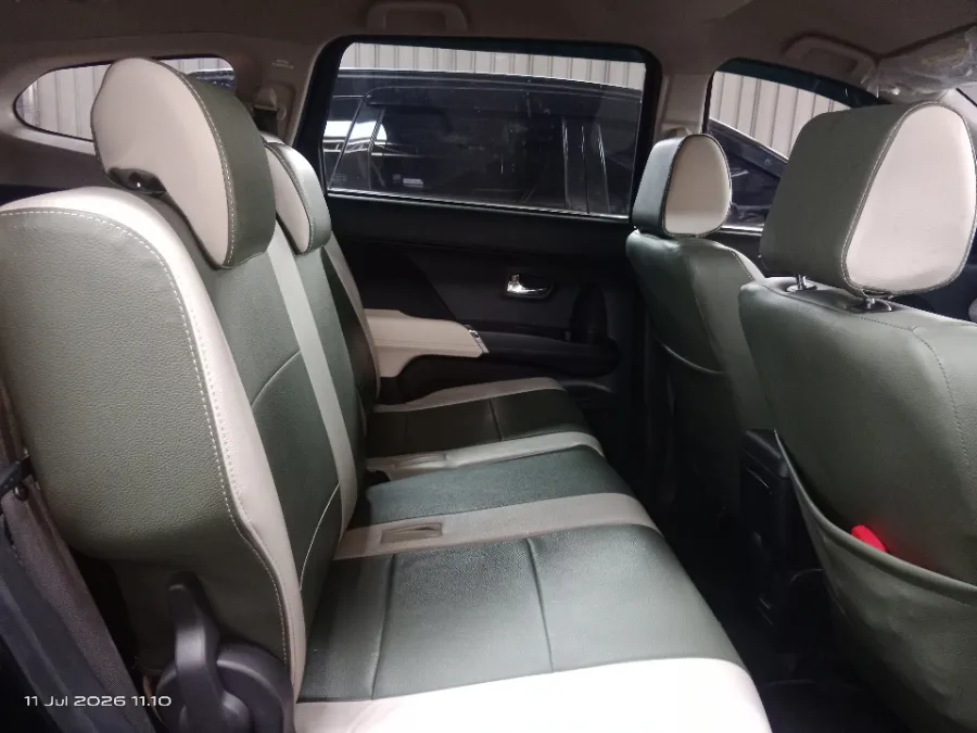 Foto Mobil Bekas Kabin Belakang Toyota Rush 1.5 G tahun 2023