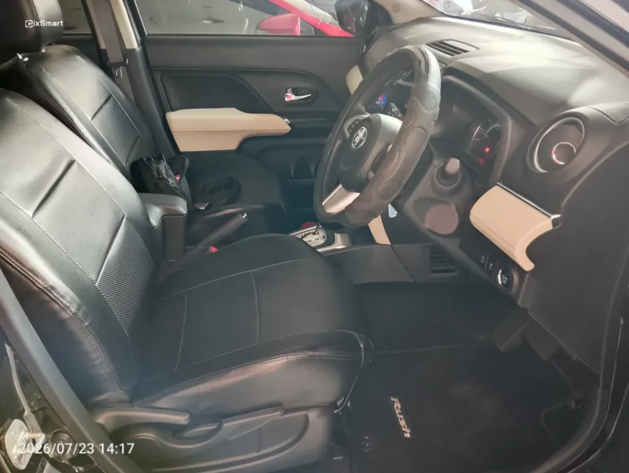 Foto Mobil Bekas Kabin Depan Toyota Rush 1.5 G tahun 2023
