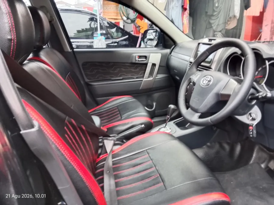 Foto Mobil Bekas Kabin Depan Toyota Rush 1.5 S tahun 2016