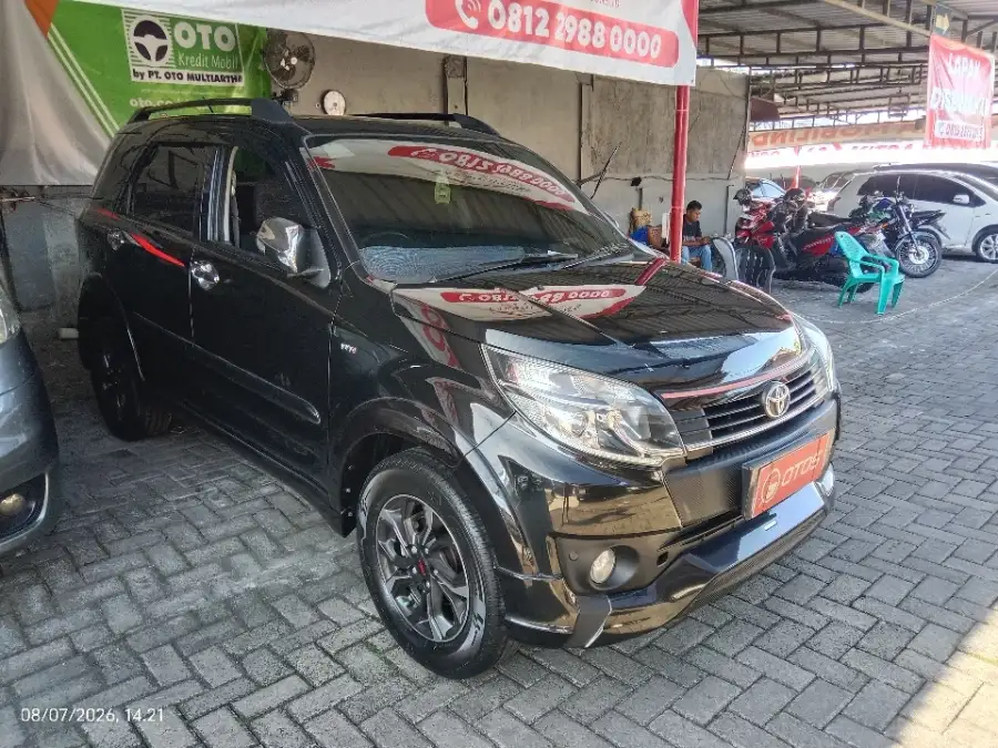 Foto Mobil Bekas Kanan Depan Toyota Rush 1.5 S tahun 2016
