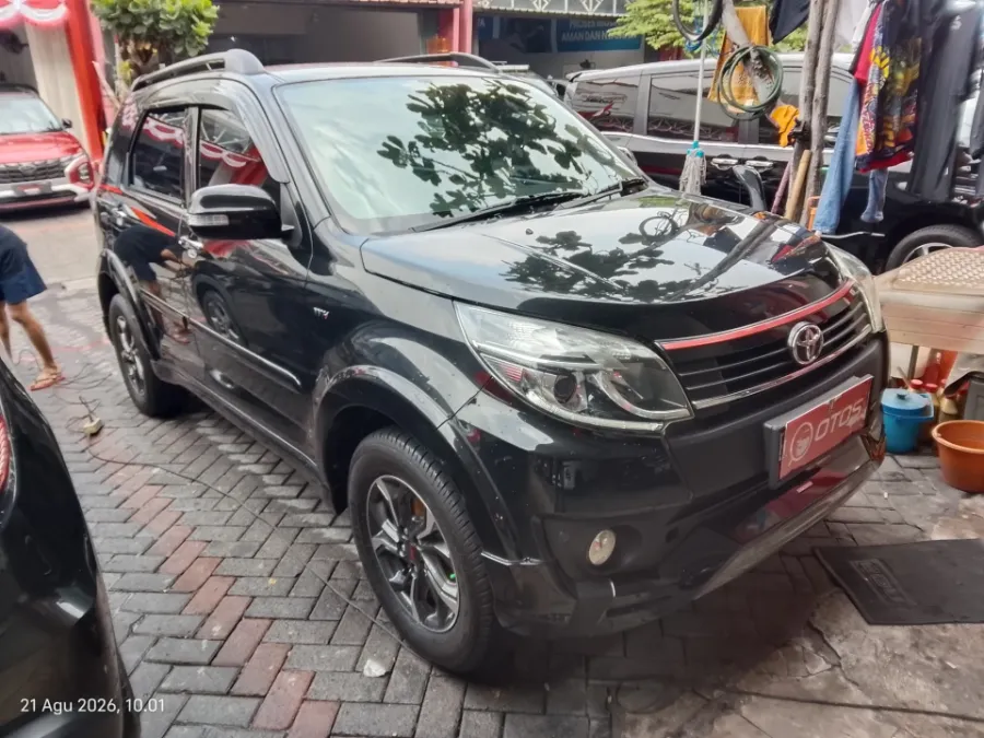 Foto Mobil Bekas Kanan Depan Toyota Rush 1.5 S tahun 2016