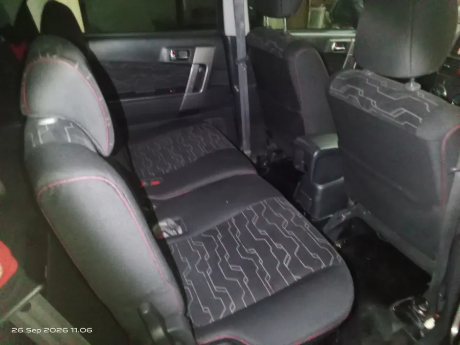 Foto Mobil Bekas Kabin Belakang Toyota Rush 1.5 S tahun 2017