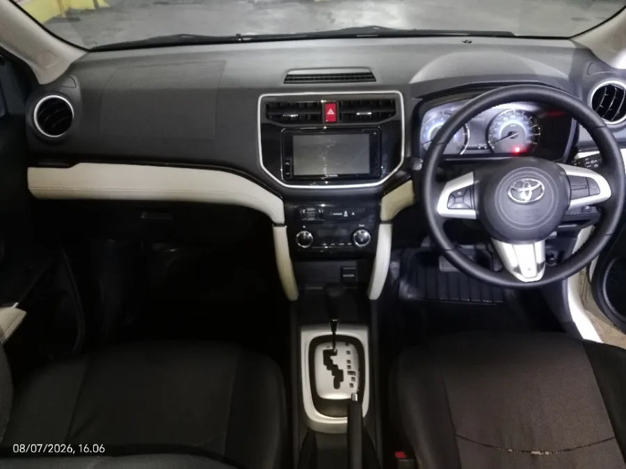 Foto Mobil Bekas Dashboard Toyota Rush 1.5 S tahun 2018