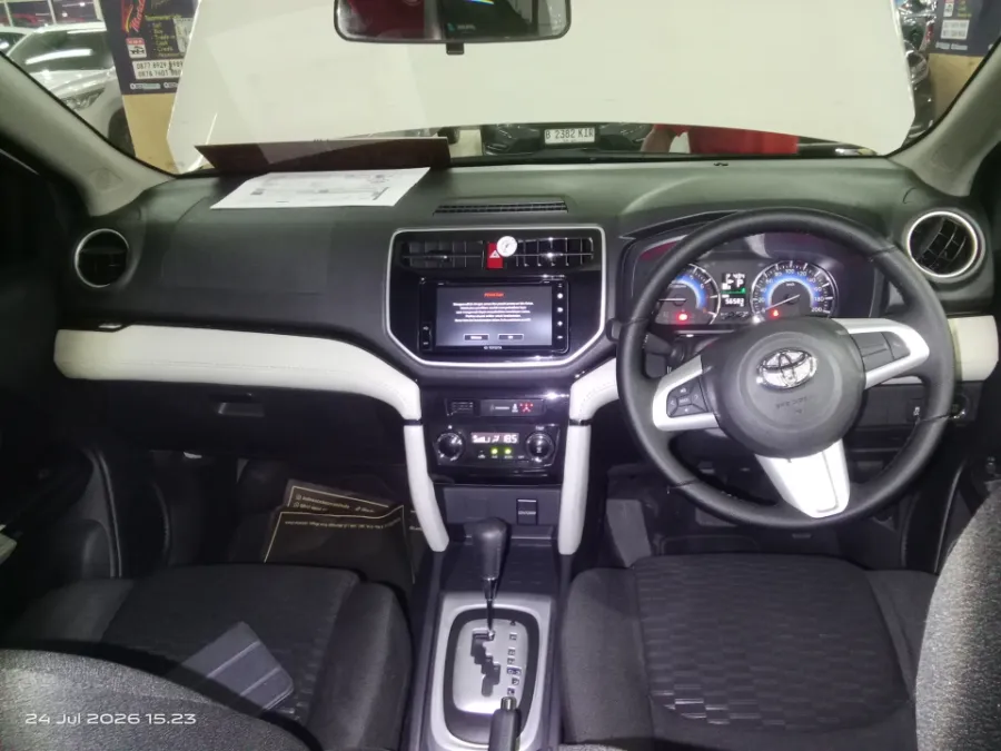 Foto Mobil Bekas Dashboard Toyota Rush 1.5 S tahun 2018