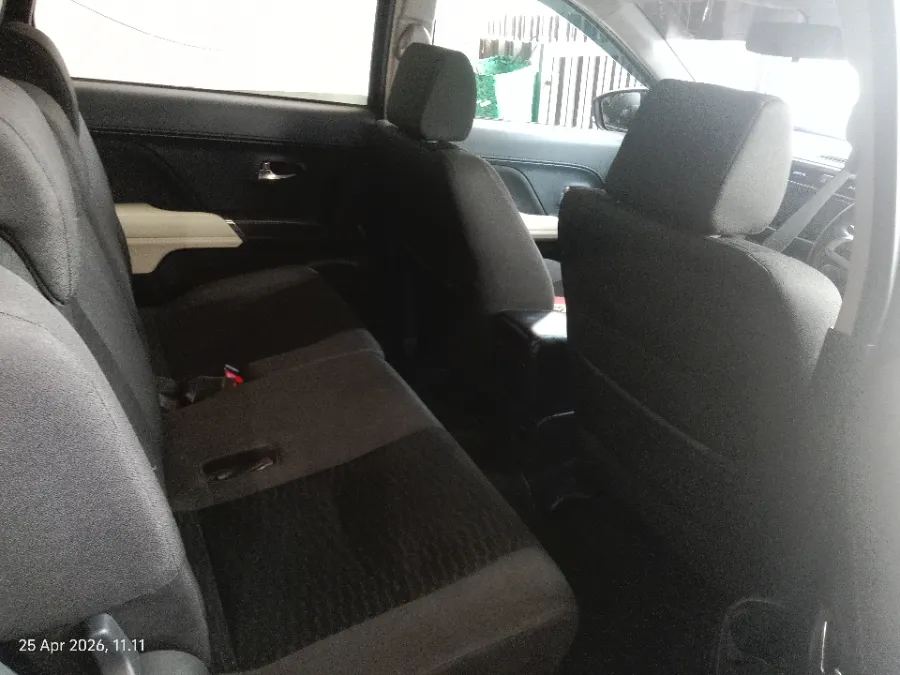 Foto Mobil Bekas Kabin Belakang Toyota Rush 1.5 S tahun 2018