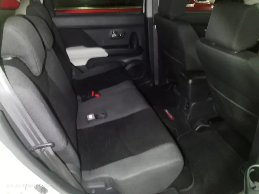 Foto Mobil Bekas Kabin Belakang Toyota Rush 1.5 S tahun 2018
