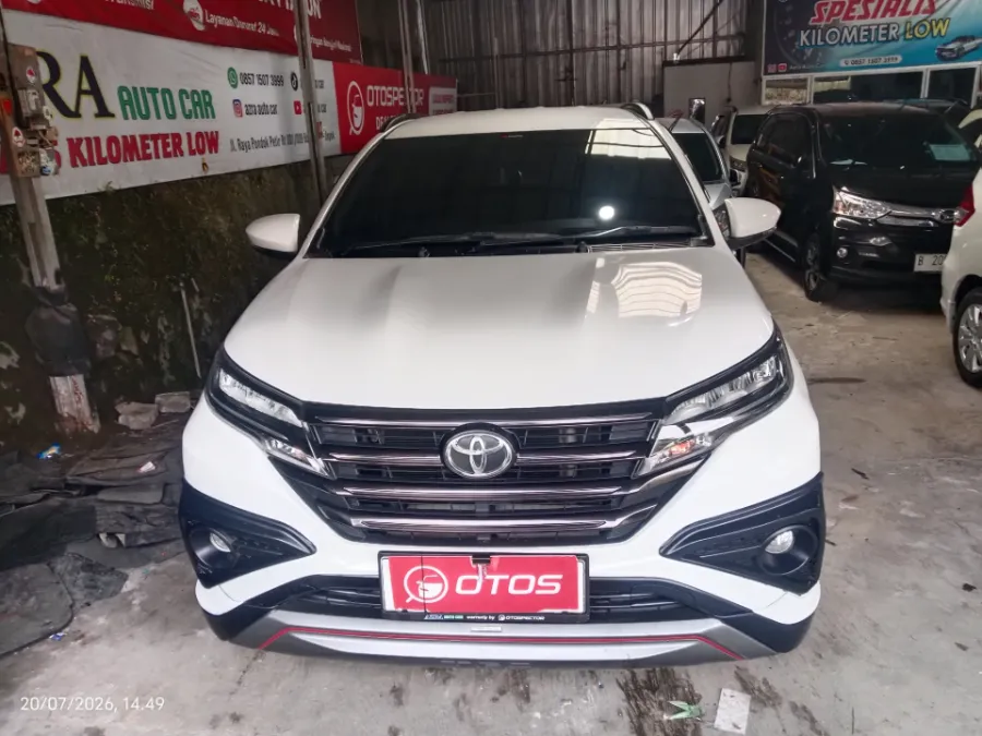 Foto Mobil Bekas Tampak Depan Toyota Rush 1.5 S tahun 2018