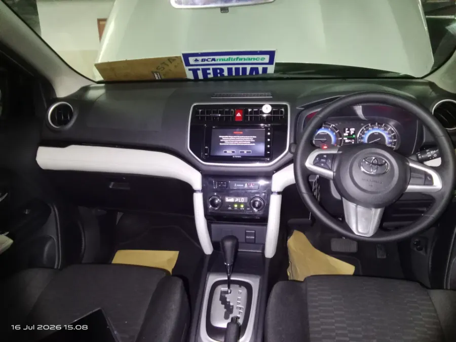 Foto Mobil Bekas Dashboard Toyota Rush 1.5 S tahun 2019