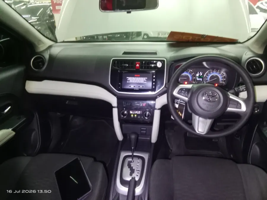 Foto Mobil Bekas Dashboard Toyota Rush 1.5 S tahun 2019