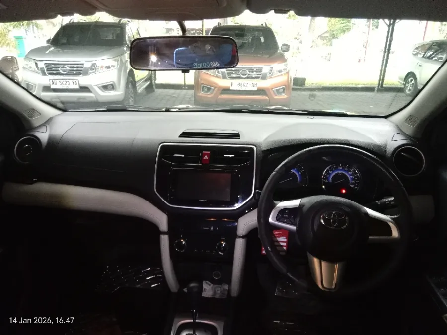 Foto Mobil Bekas Dashboard Toyota Rush 1.5 S tahun 2019