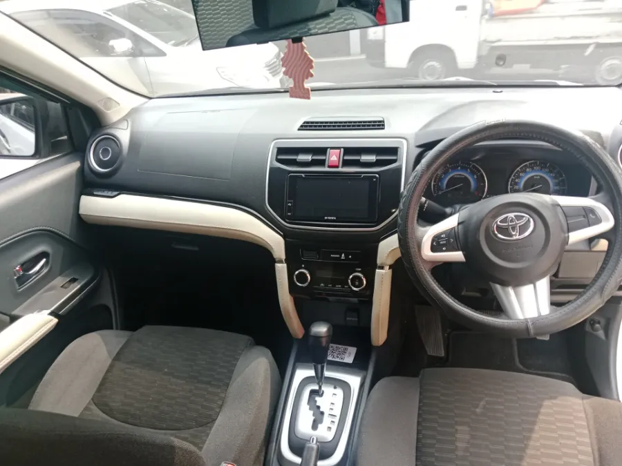 Foto Mobil Bekas Dashboard Toyota Rush 1.5 S tahun 2019