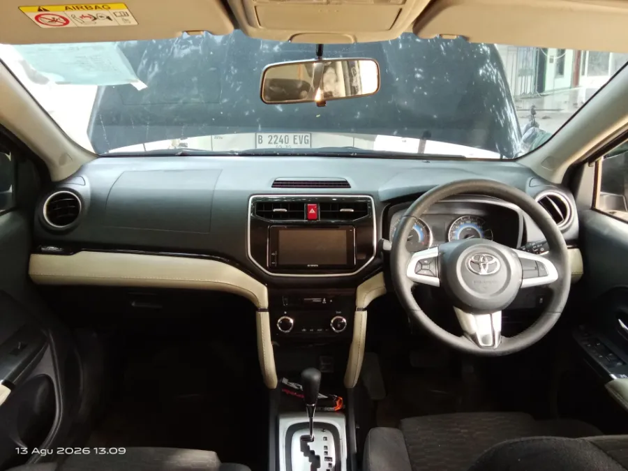 Foto Mobil Bekas Dashboard Toyota Rush 1.5 S tahun 2019