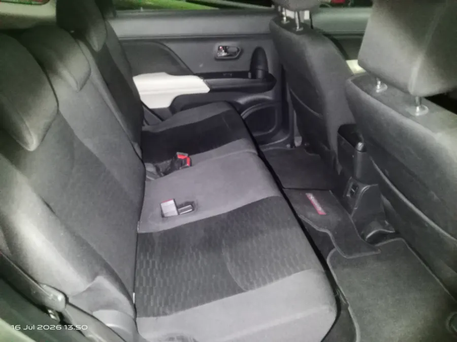 Foto Mobil Bekas Kabin Belakang Toyota Rush 1.5 S tahun 2019