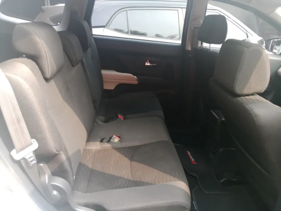 Foto Mobil Bekas Kabin Belakang Toyota Rush 1.5 S tahun 2019