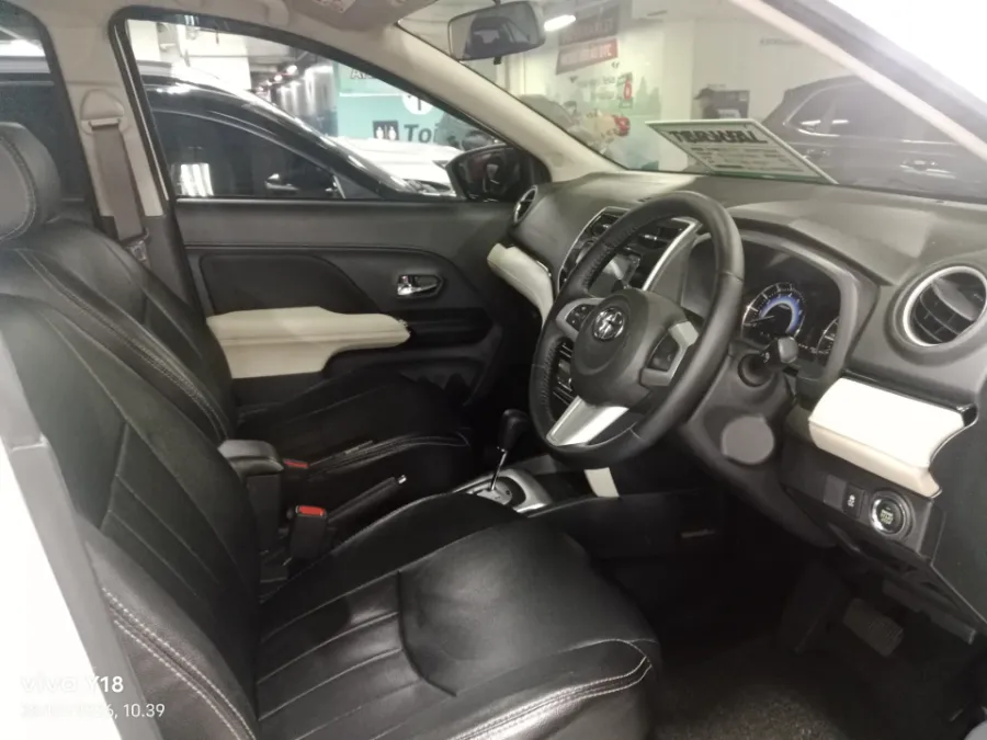 Foto Mobil Bekas Kabin Depan Toyota Rush 1.5 S tahun 2019