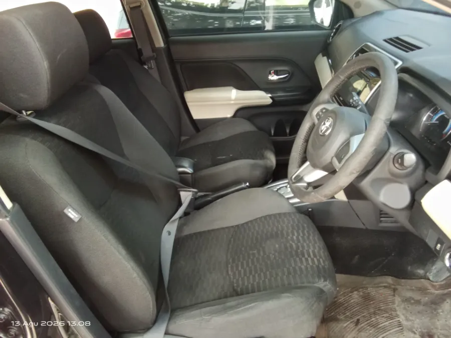Foto Mobil Bekas Kabin Depan Toyota Rush 1.5 S tahun 2019