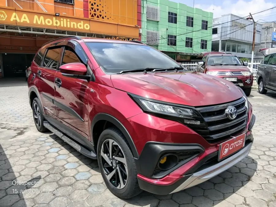 Foto Mobil Bekas Kanan Depan Toyota Rush 1.5 S tahun 2019