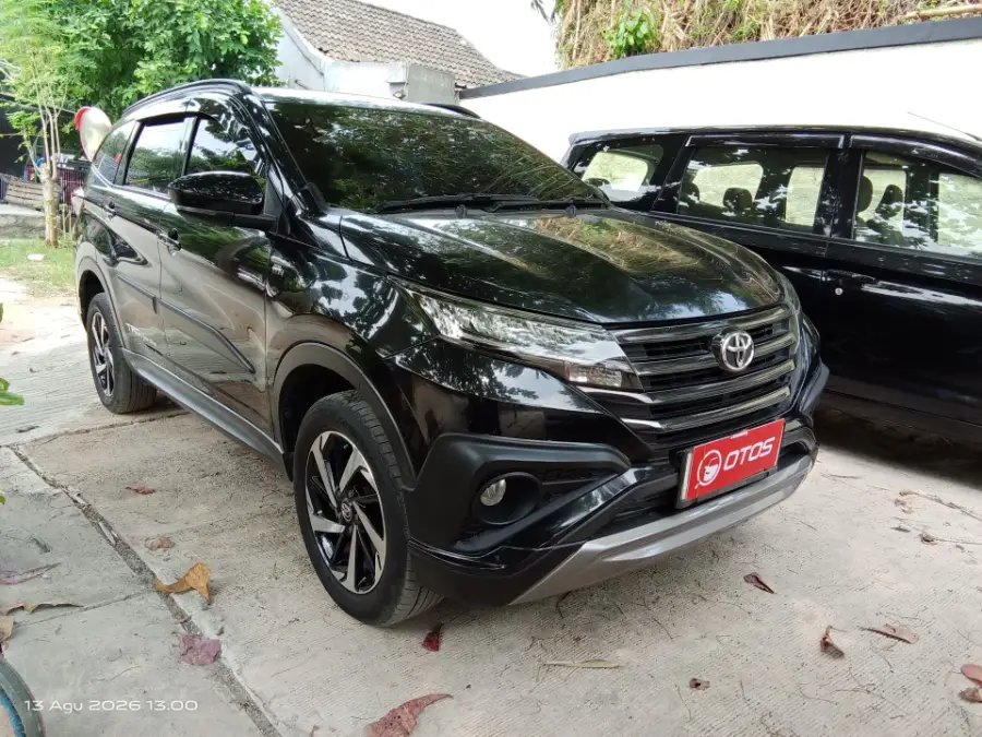 Foto Mobil Bekas Kanan Depan Toyota Rush 1.5 S tahun 2019