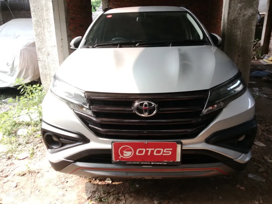 Foto Mobil Bekas Tampak Depan Toyota Rush 1.5 S tahun 2019
