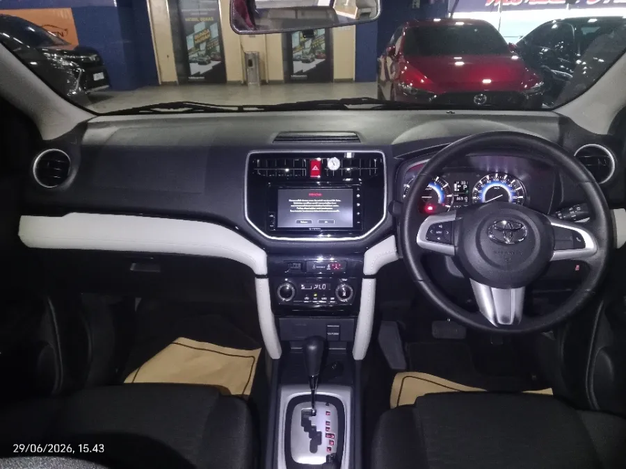 Foto Mobil Bekas Dashboard Toyota Rush 1.5 S tahun 2020
