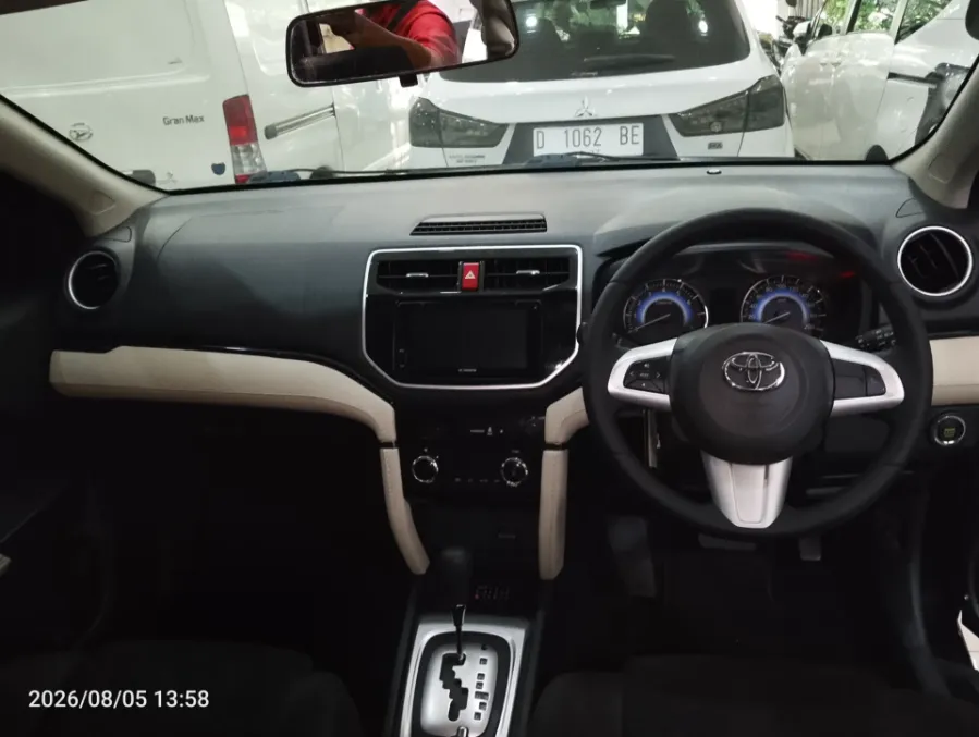 Foto Mobil Bekas Dashboard Toyota Rush 1.5 S tahun 2020