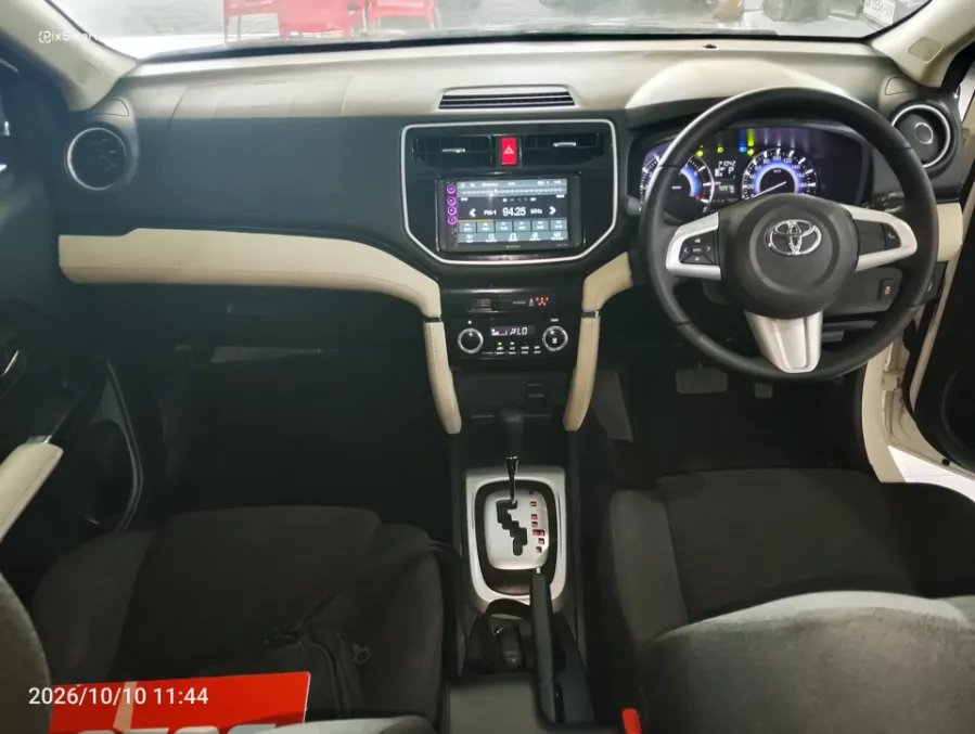 Foto Mobil Bekas Dashboard Toyota Rush 1.5 S tahun 2020