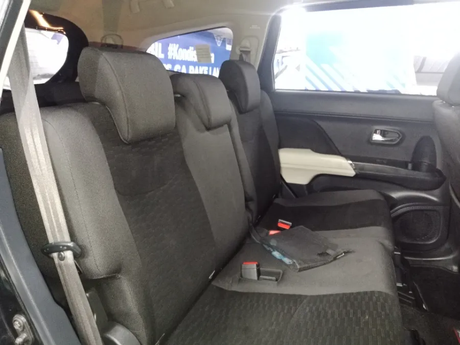 Foto Mobil Bekas Kabin Belakang Toyota Rush 1.5 S tahun 2020