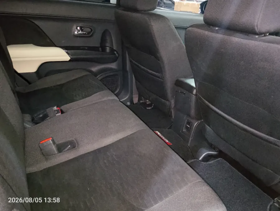 Foto Mobil Bekas Kabin Belakang Toyota Rush 1.5 S tahun 2020