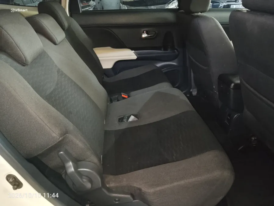 Foto Mobil Bekas Kabin Belakang Toyota Rush 1.5 S tahun 2020
