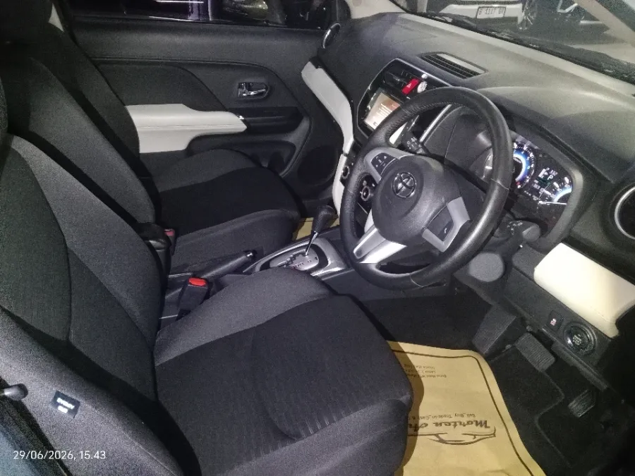 Foto Mobil Bekas Kabin Depan Toyota Rush 1.5 S tahun 2020