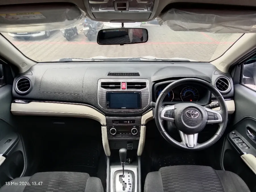 Foto Mobil Bekas Dashboard Toyota Rush 1.5 S tahun 2021