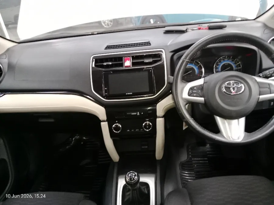 Foto Mobil Bekas Dashboard Toyota Rush 1.5 S tahun 2021