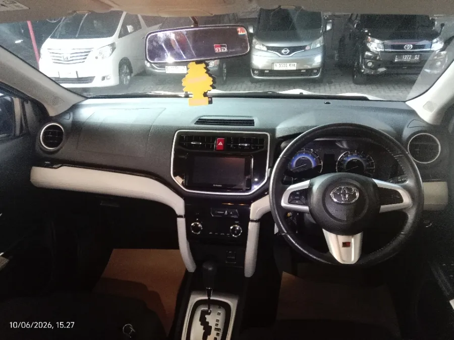 Foto Mobil Bekas Dashboard Toyota Rush 1.5 S tahun 2021