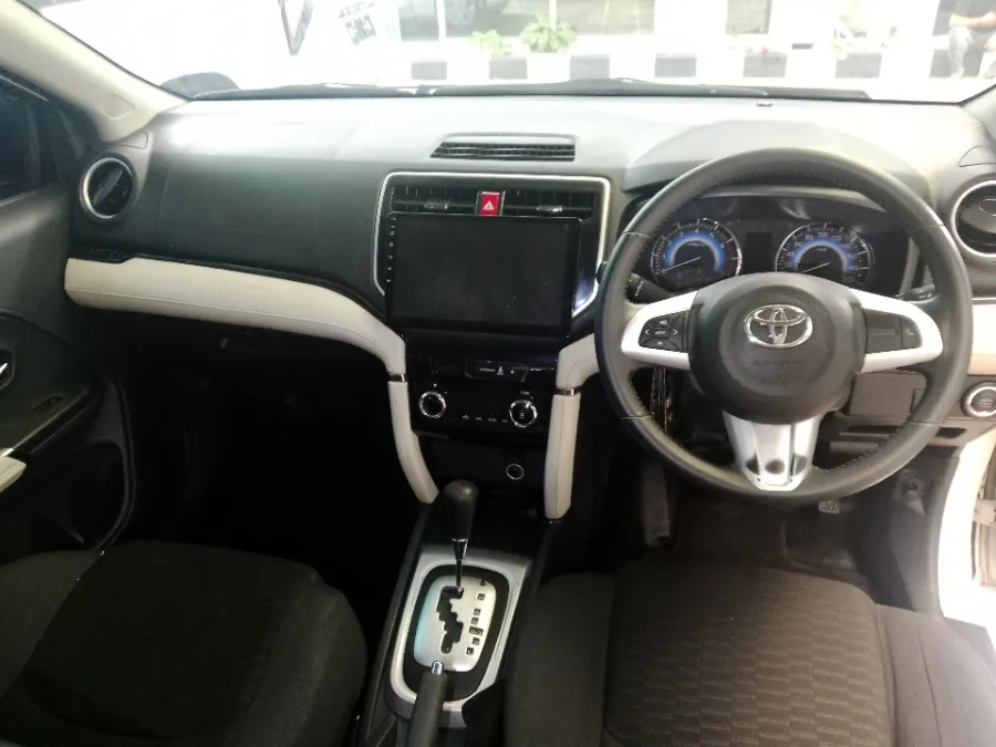 Foto Mobil Bekas Dashboard Toyota Rush 1.5 S tahun 2021